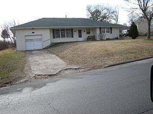 2nd image of 214 W Texas Ave