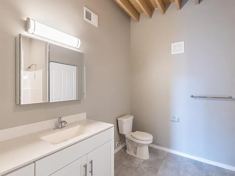 116 N 4th St #214 — Photo 8