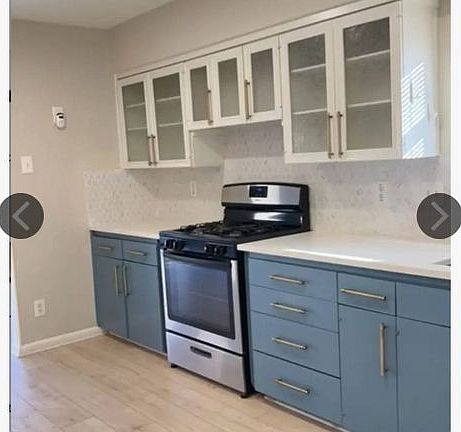 3rd image of 3165 Lockmoor Ln