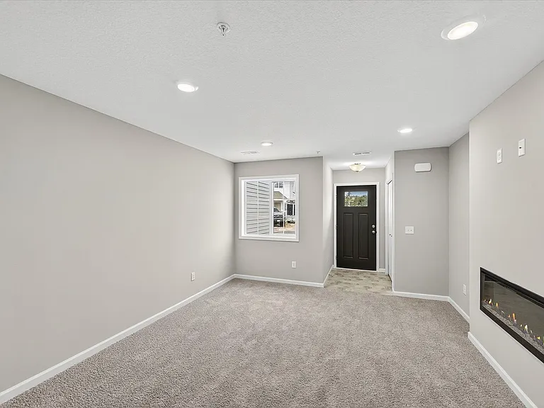 25585 3rd St W — Photo 3