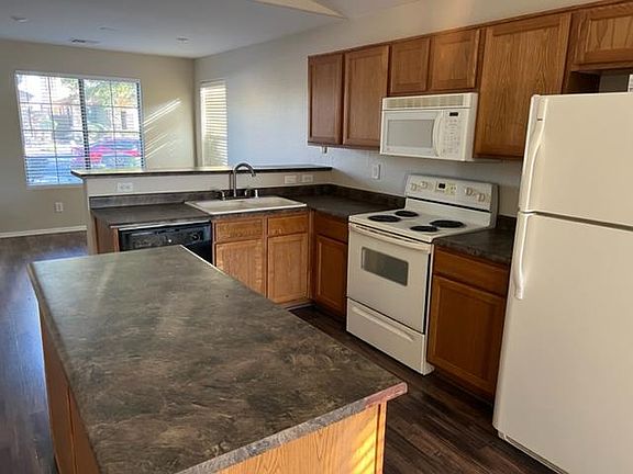 3rd image of 15431 W Yucatan Dr
