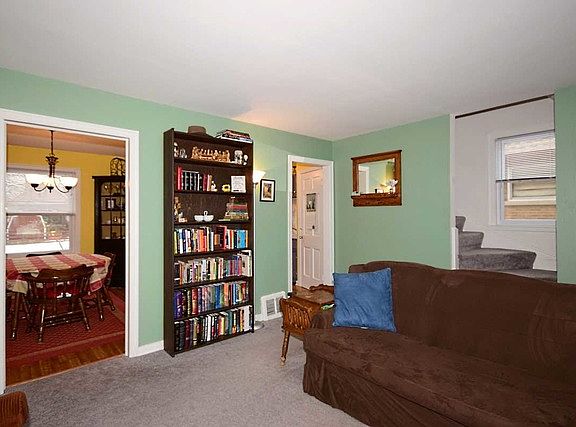 4th image of 4245 Sunnyside Ave