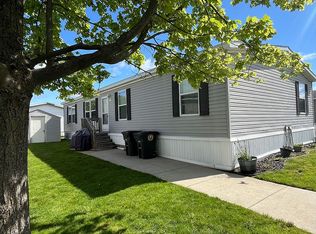 38888 Houston Dr, Romulus, MI 48174