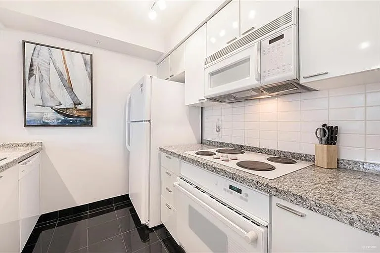 1200 Alberni St #1A — Photo 3