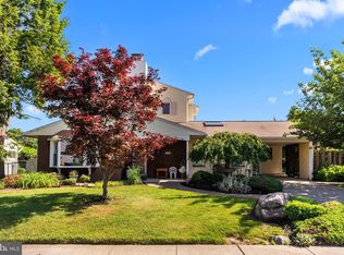 45 Silverbirch Ln, Levittown, PA 19055