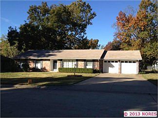 2nd image of 1601 Macklyn Ln