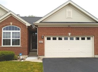 885 Eineke Blvd, Algonquin, IL 60102