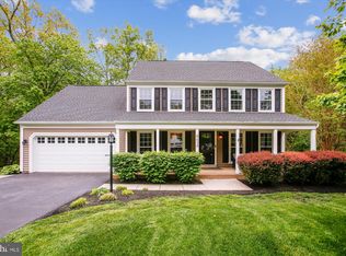 8634 Chase Glen Cir, Fairfax Station, VA 22039