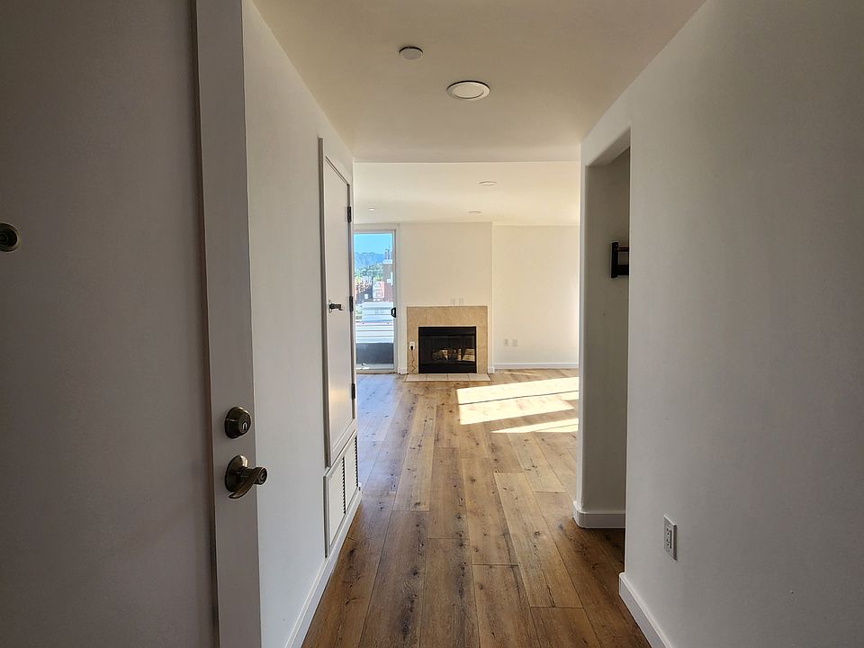 1st image of 5143 White Oak Ave Unit 405