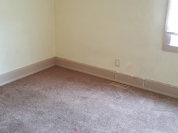 2nd image of 323 N Hamilton Ave