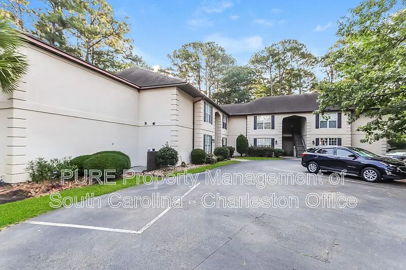 3 bed, 3.0 bath, 1750 sqft, $1,899 — Photo 3