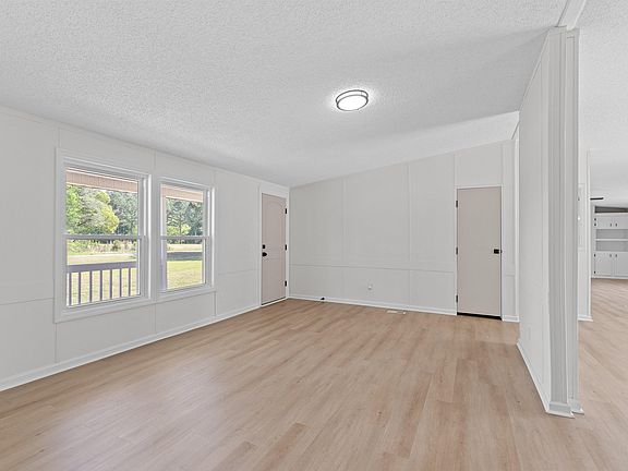 5th image of 110 Batten Farm Rd