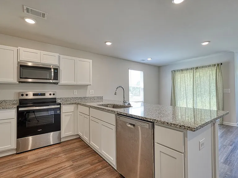 220 Ingleby Rd — Photo 30