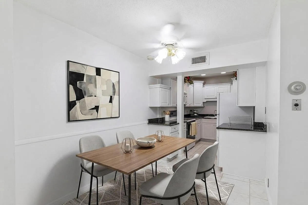 1 bed, 1.0 bath, 744 sqft, $1,250 — Photo 2