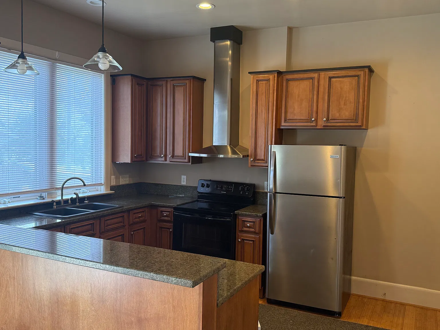 413 S Harrison St — Photo 4