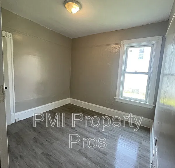 2619 N 23rd St #LOWER — Photo 1