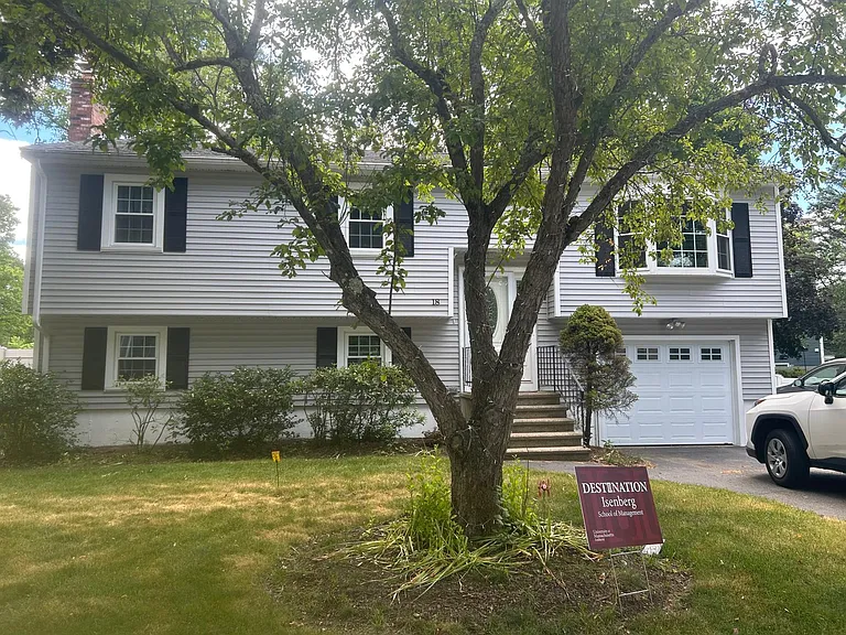 18 Harvest Rd — Photo 2