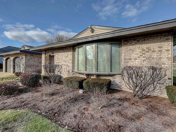 3rd image of 1174 Waltham Ln