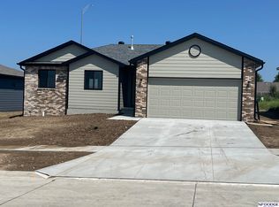 6410 N 13th Ct, Lincoln, NE 68521