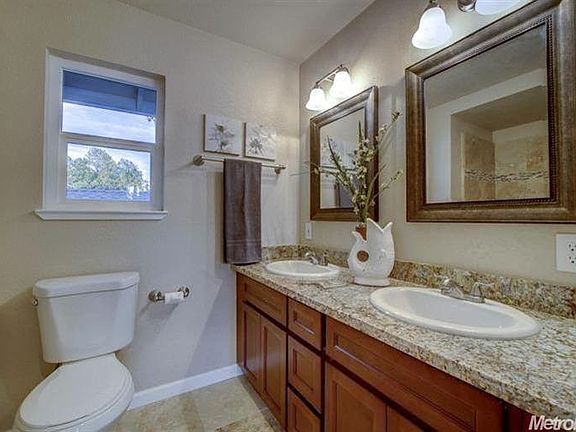 2nd image of 8241 Bonnie Oak Way