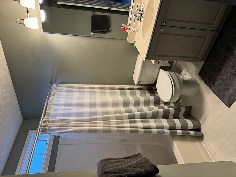 full bathroom upstairs