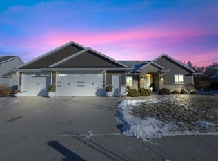 5400 N Amethyst Dr, Appleton, WI 54913