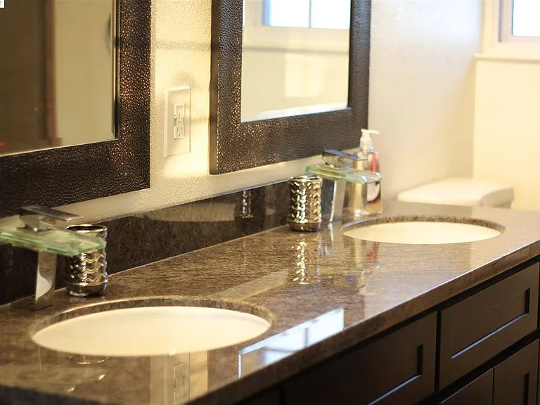 5685 Abington Dr — Photo 8