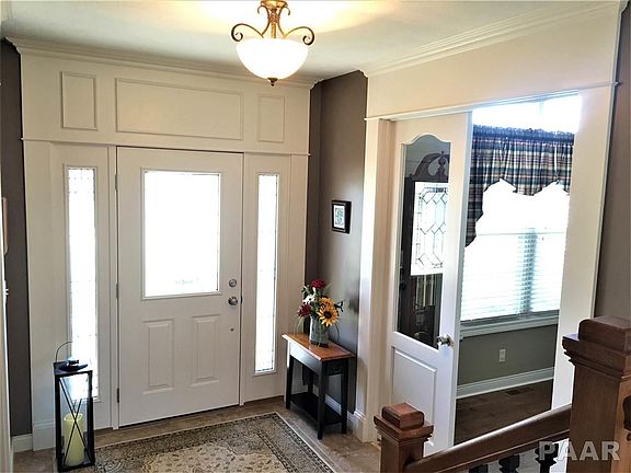 3rd image of 419 Topaz Dr