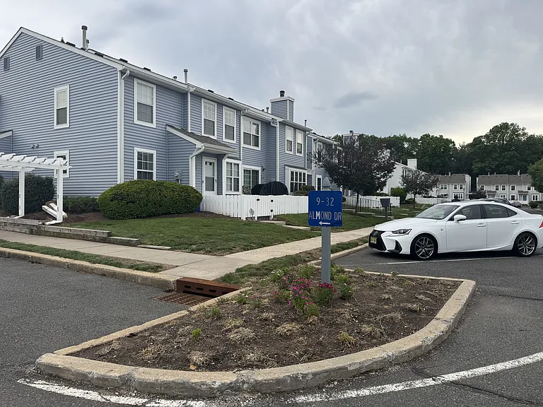 35 Almond Dr — Photo 17