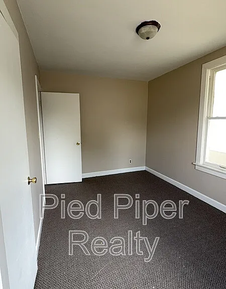 1265 S Galena Ave — Photo 2