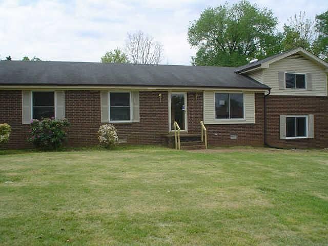 1st image of 116 Clearlake Dr E