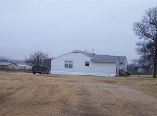 611 Airfield Rd, Aurora, TX 76078