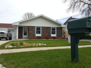 1319 Eder Ln, West Bend, WI 53095
