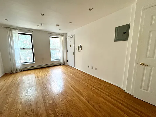 Rented by Oxford Property Group | media 9