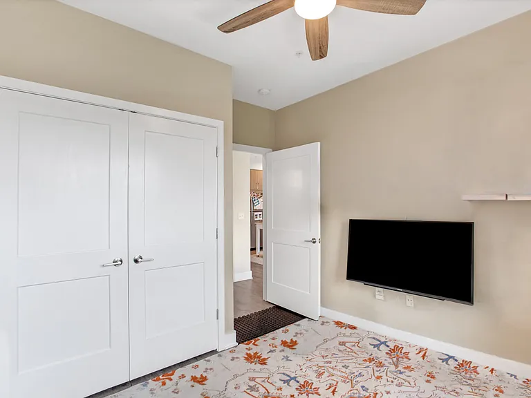 145 Riverhaven Dr #525 — Photo 8