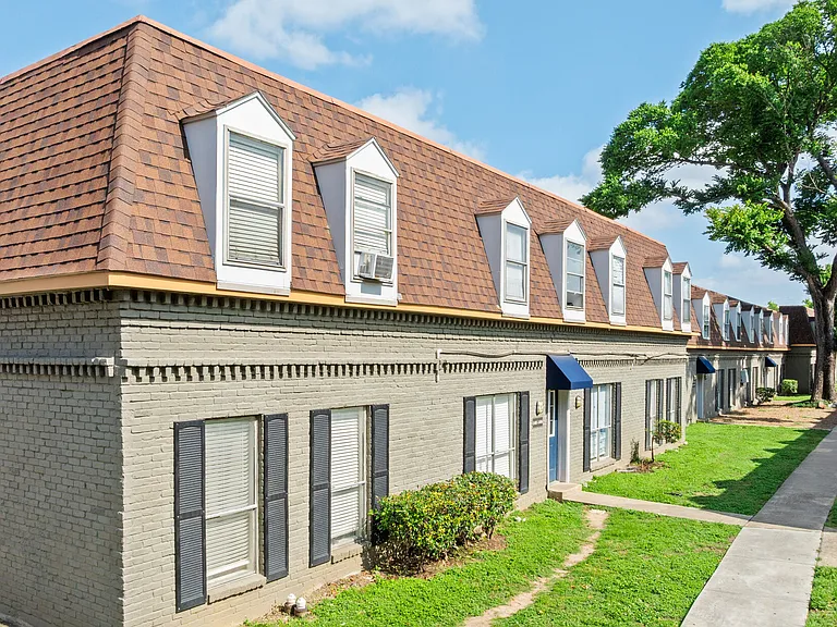 The Ellis Apartments — Photo 33
