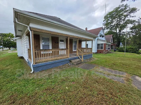906 Blackman St, Clinton, IN 47842