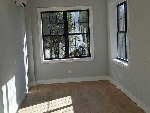 5th image of 196 Montrose Ave #2BAYAA