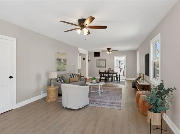 14 Alpine St, Newport News, VA 23606