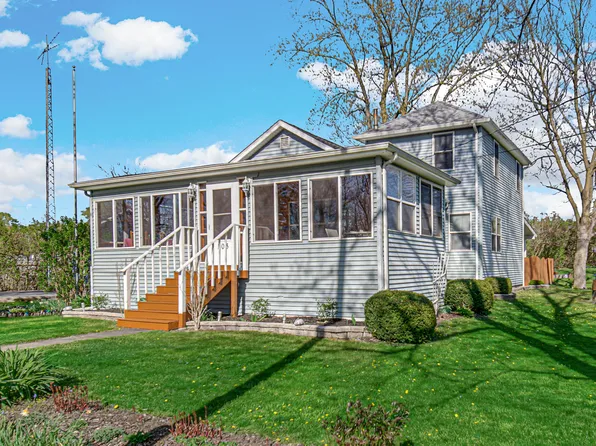 103 Park Ave, Wheeler, IN 46393