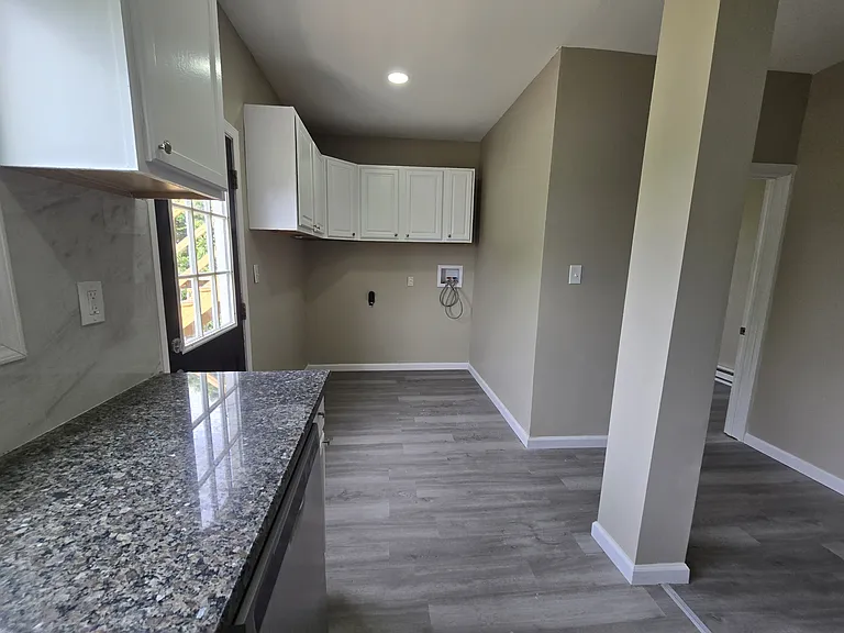 735 Main St #1 — Photo 10