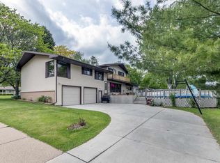 558 Hillcrest Dr, Oregon, WI 53575