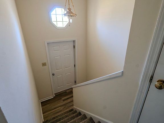 2nd image of 922 Southern Hills Dr
