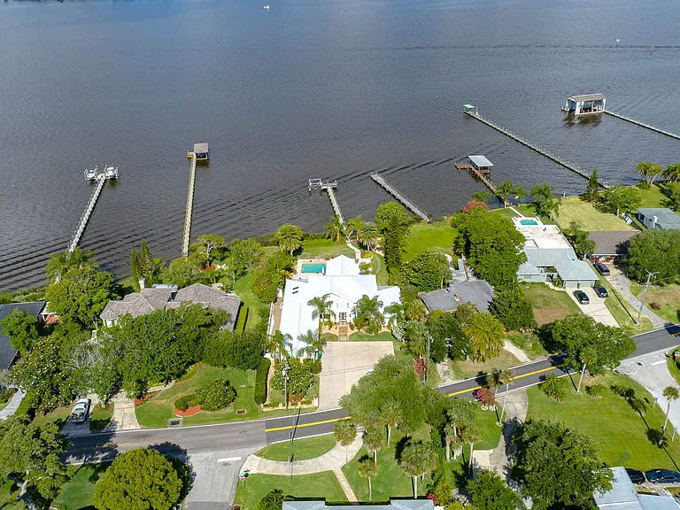 1130 John Anderson Dr — Photo 21