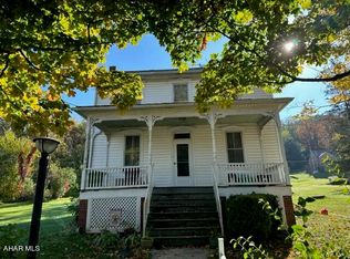 566 Bedford St, Claysburg, PA 16625