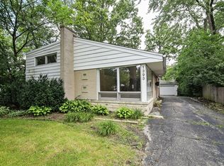 1393 Ridge Rd, Highland Park, IL 60035