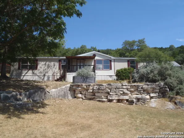 410 Duck Mountain Ln, Canyon Lake, TX 78133