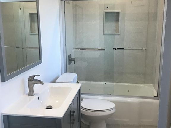4th image of 232 Pinehurst Way