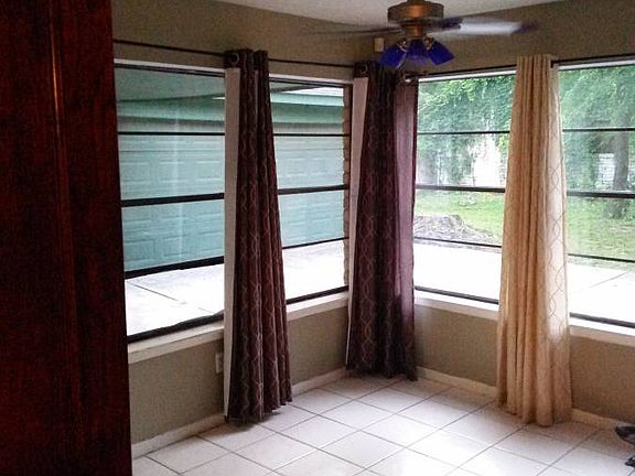 5th image of 2211 Vista Manor Dr