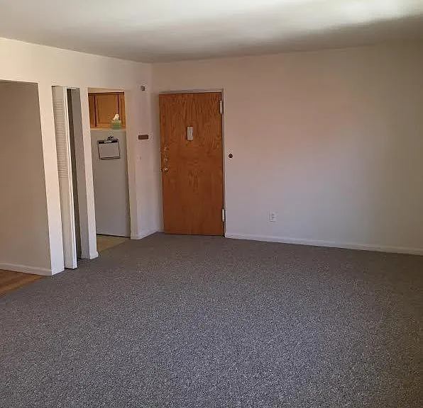 82 Fairview Ave #3 — Photo 2